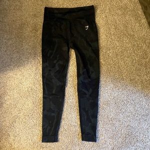 Camo GymShark workout leggings with butt lift